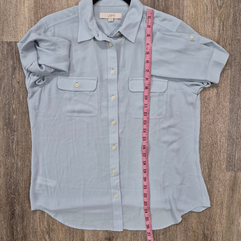 Women's LOFT Button‎ Down Shirt Size M Blue - Picture 4 of 5